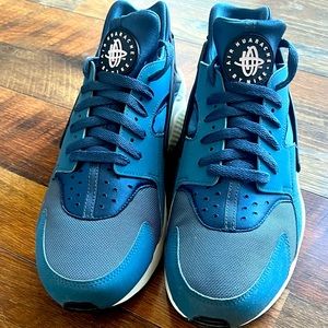 Nike Men’s Huarache sz 13